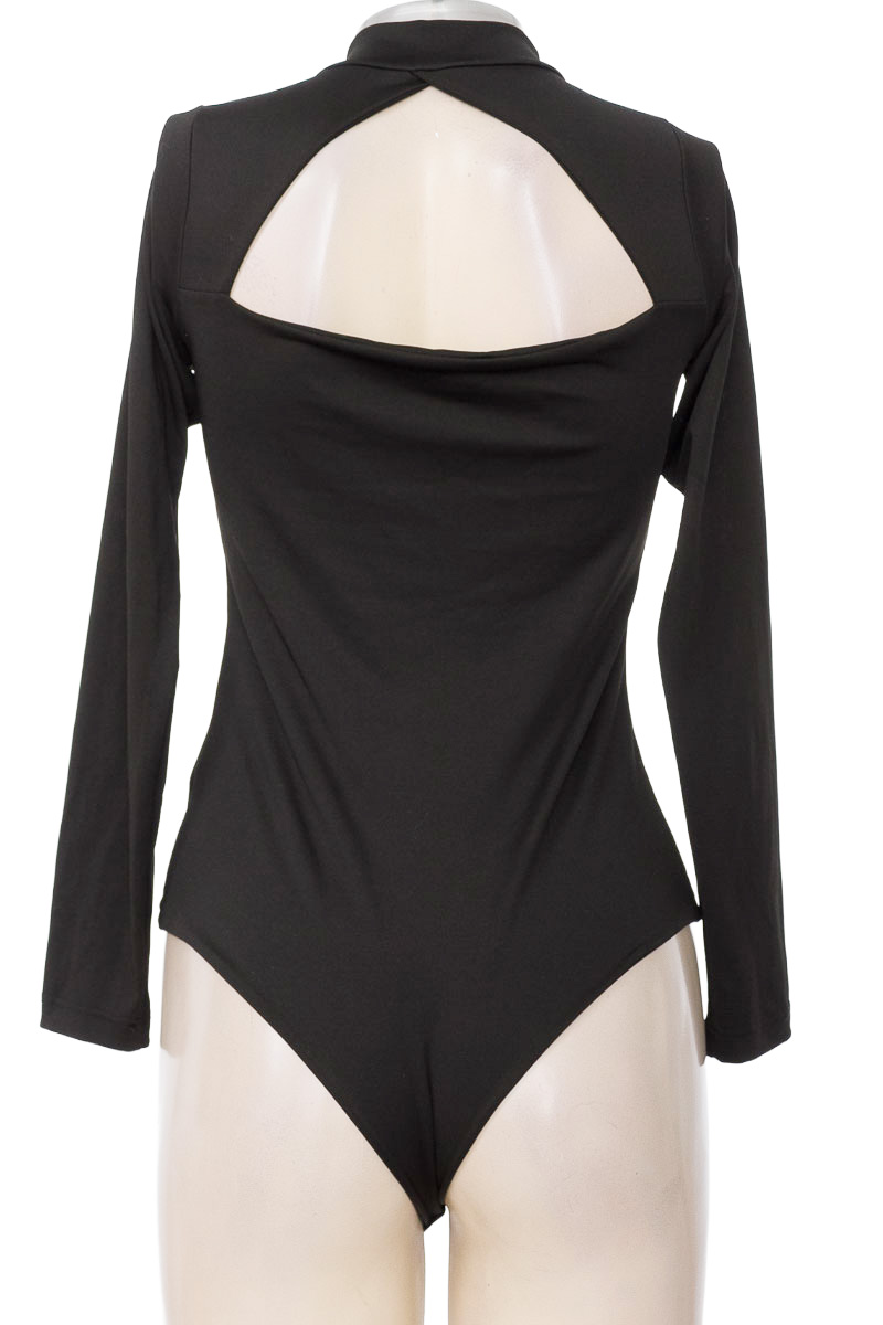 Top / Camiseta color Negro - Luana