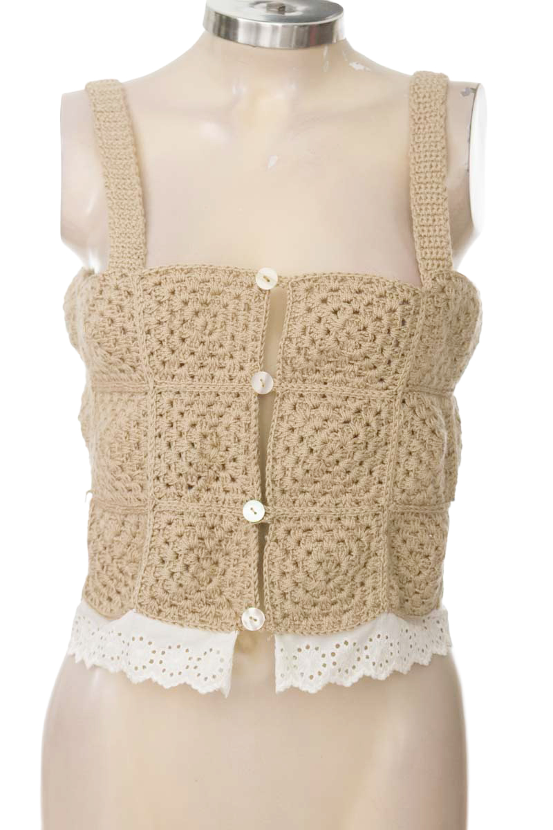 Top / Camiseta color Beige - Closeando