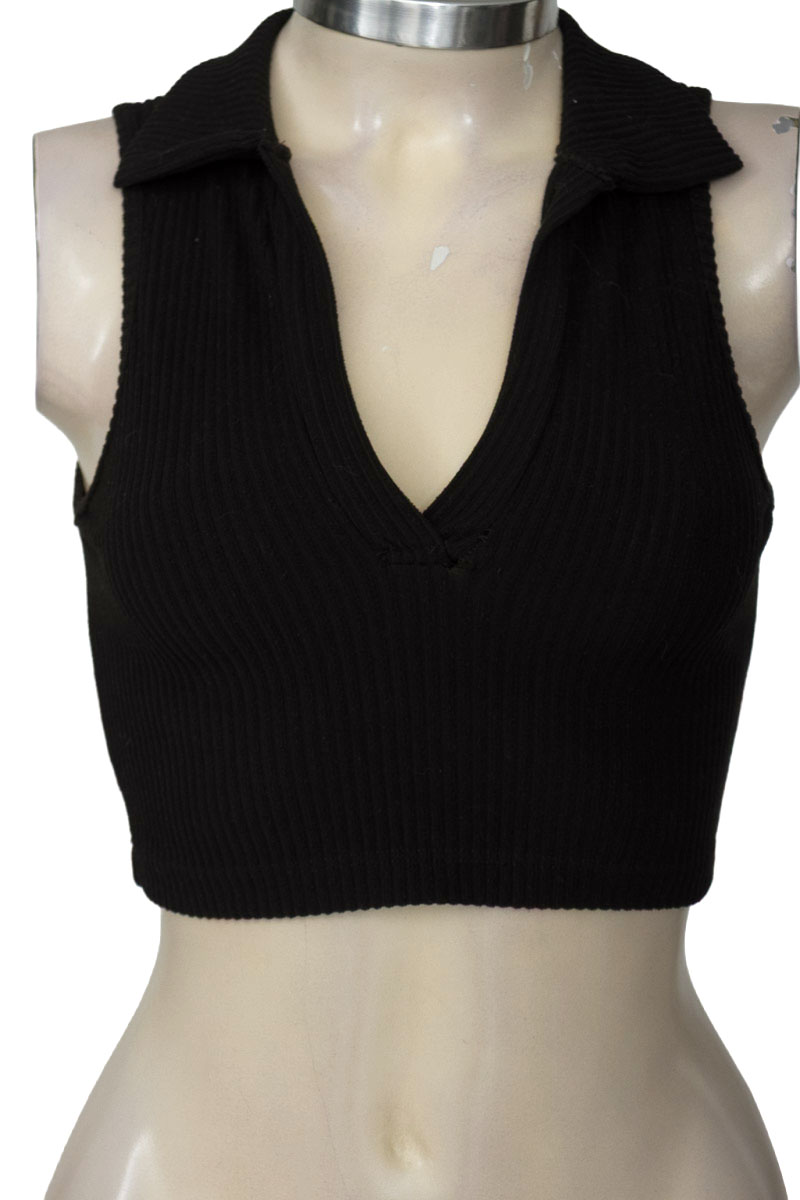 Top / Camiseta color Negro - Closeando