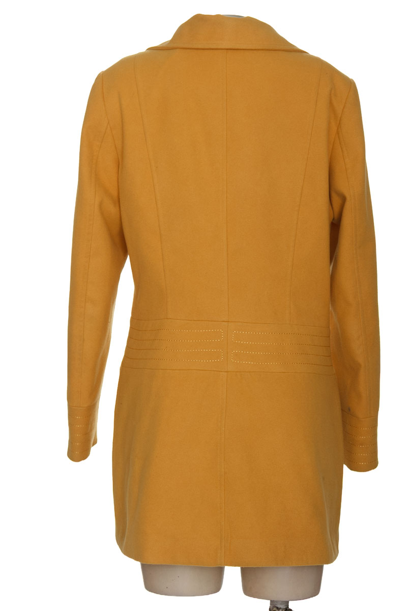 Chaqueta / Abrigo color Mostaza - XUSS