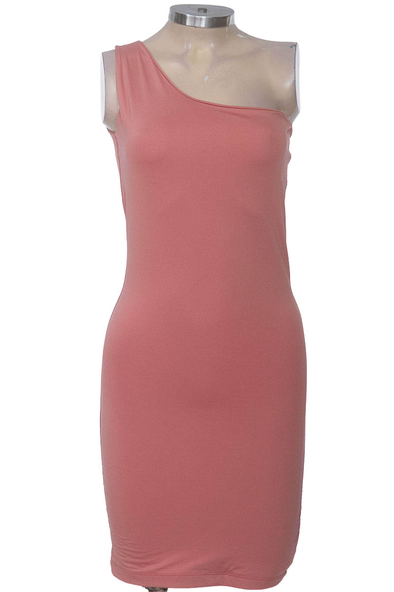 Vestido / Enterizo color Rosado - Closeando