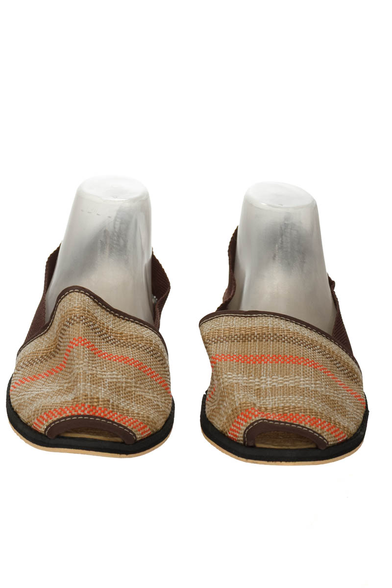Zapatos color Beige - Closeando