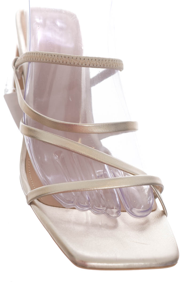 Zapatos color Dorado - H&M