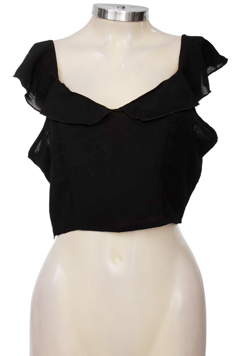 Top / Camiseta color Negro - Monali