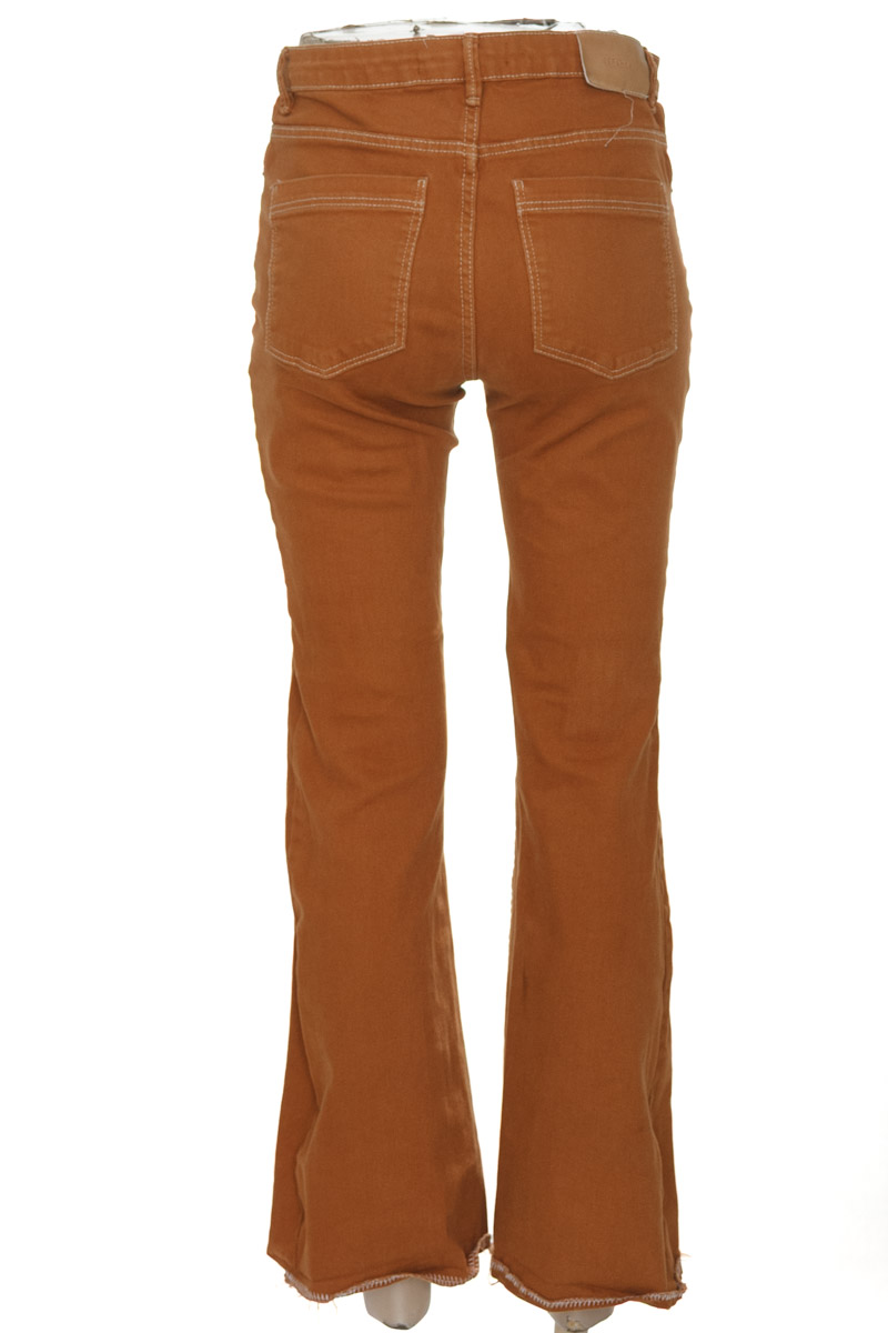 Pantalones color Café - Bershka