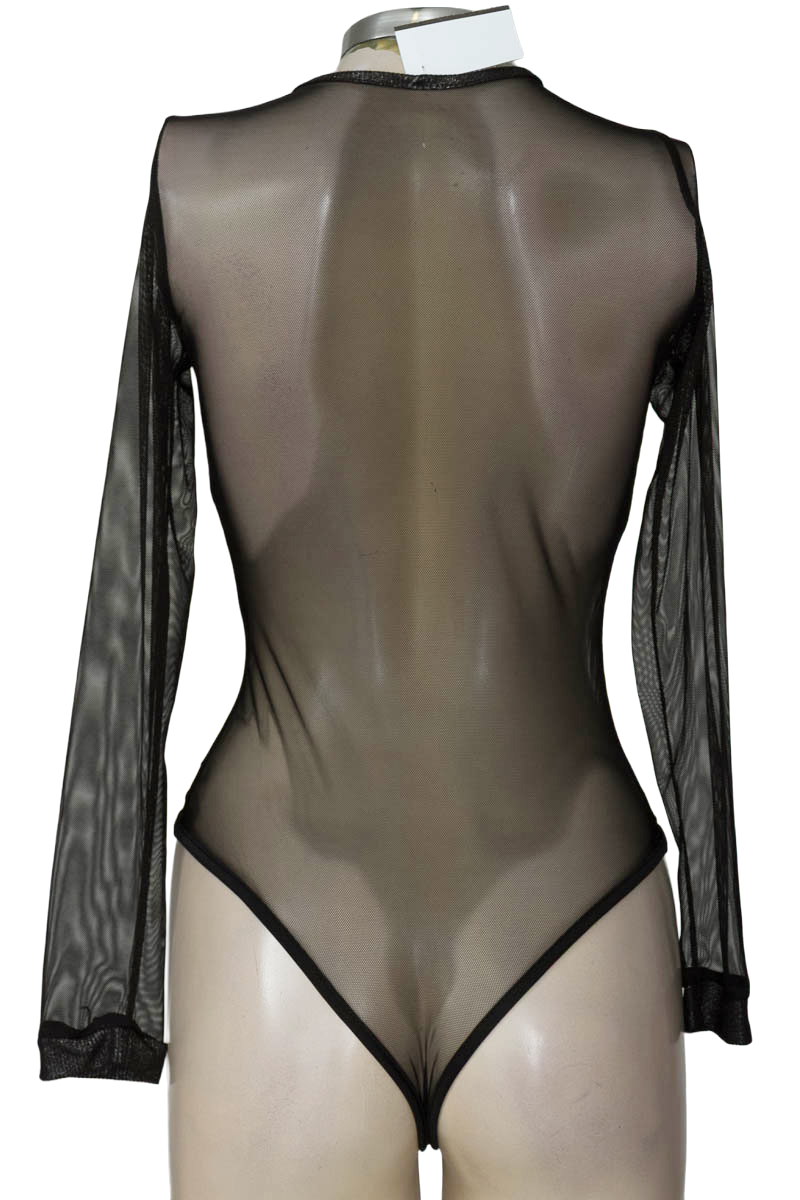 Top / Camiseta color Negro - Closeando