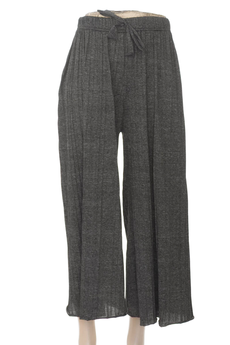 Pantalones color Gris - Closeando