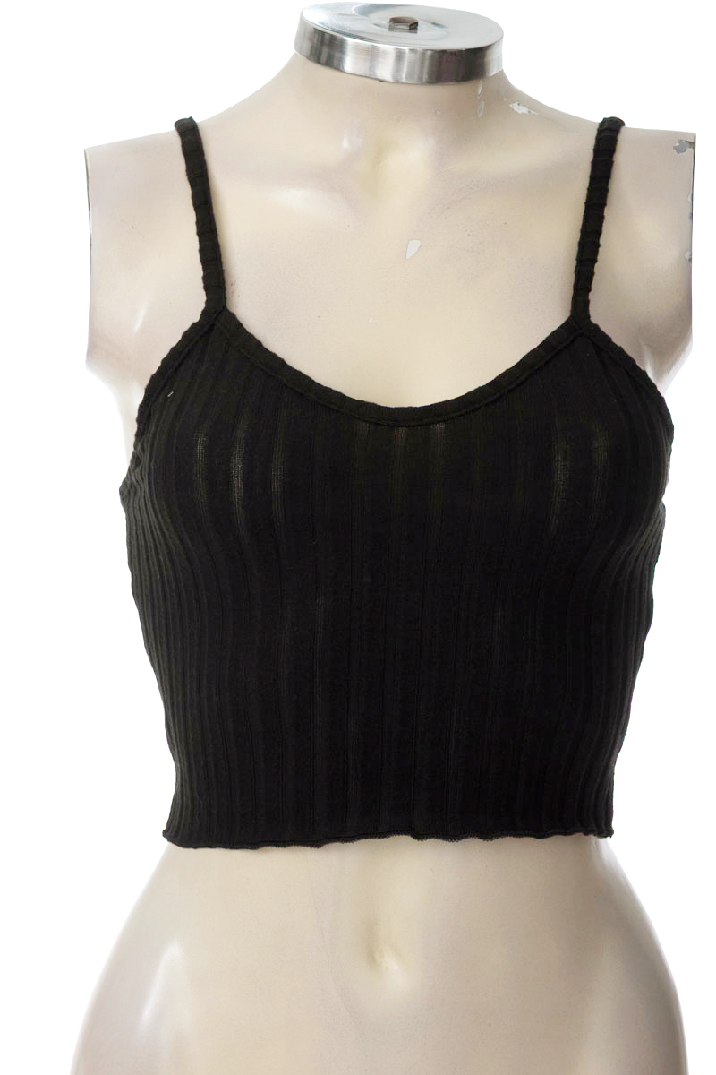 Top / Camiseta color Negro - Closeando