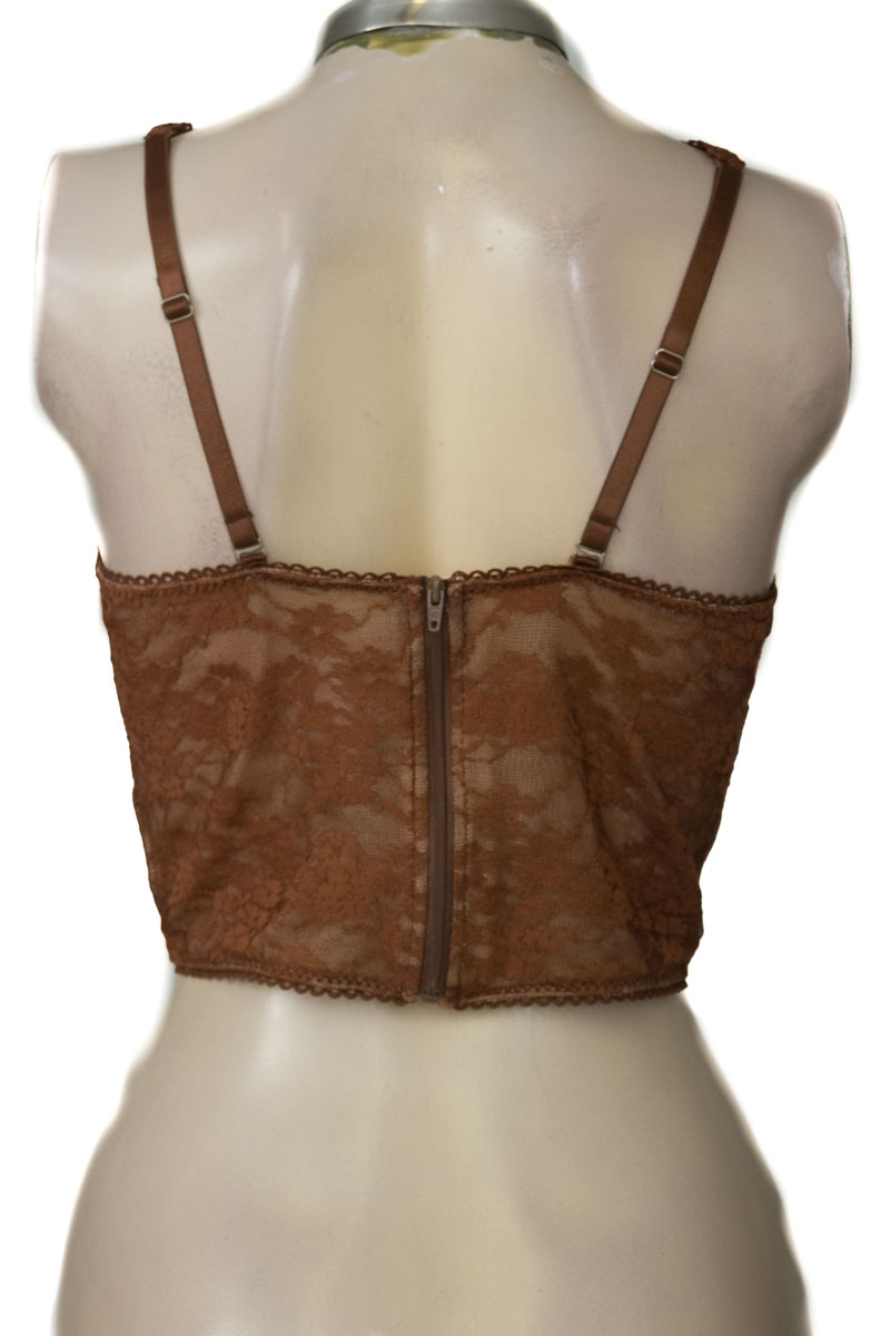 Top / Camiseta color Café - Closeando