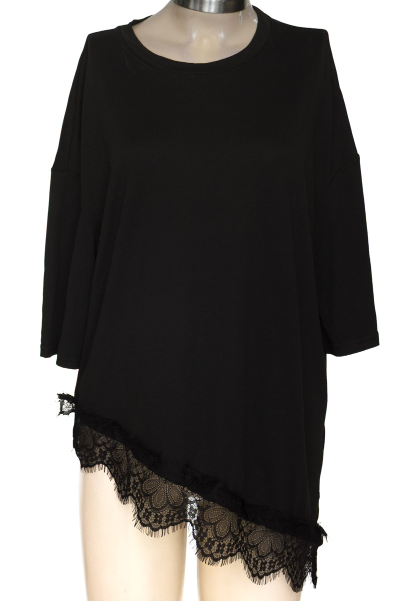 Top / Camiseta color Negro - Closeando