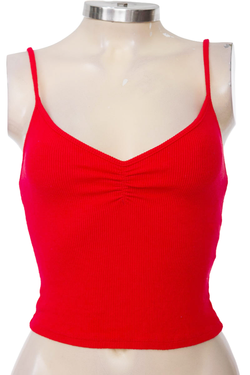 Top / Camiseta color Rojo - Bershka