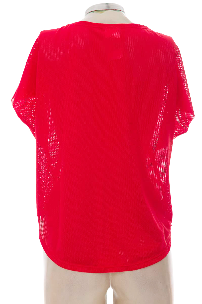 Ropa Deportiva / Salida de Baño color Rojo - Yazo