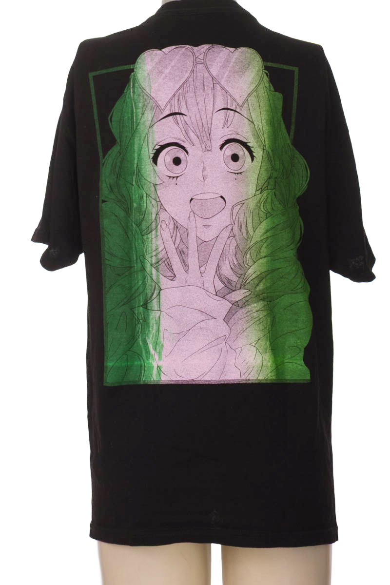 Top / Camiseta color Negro - Closeando