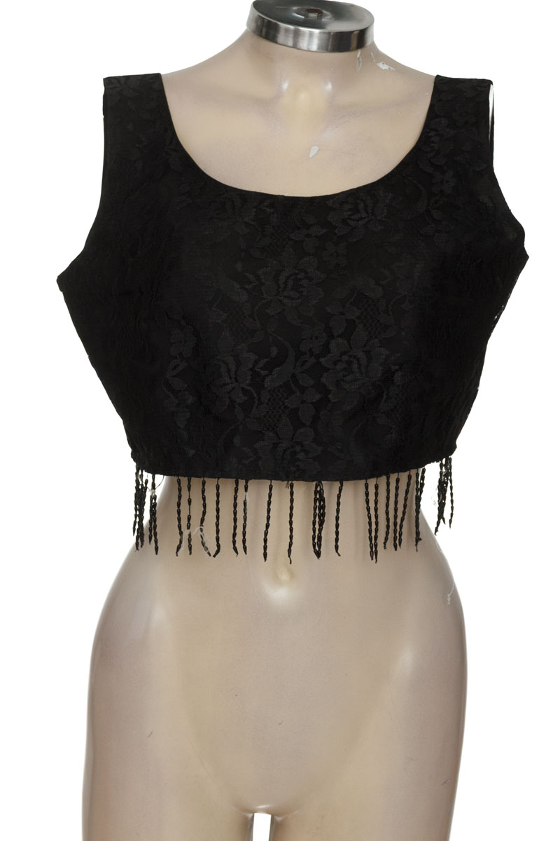 Top / Camiseta color Negro - Closeando