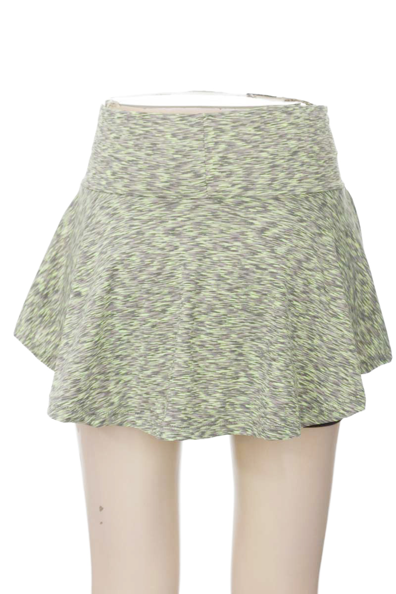 Ropa Deportiva / Salida de Baño color Verde - Closeando