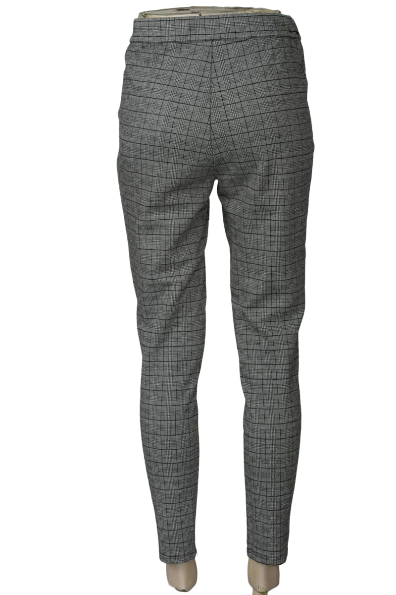 Pantalones color Gris - Stradivarius