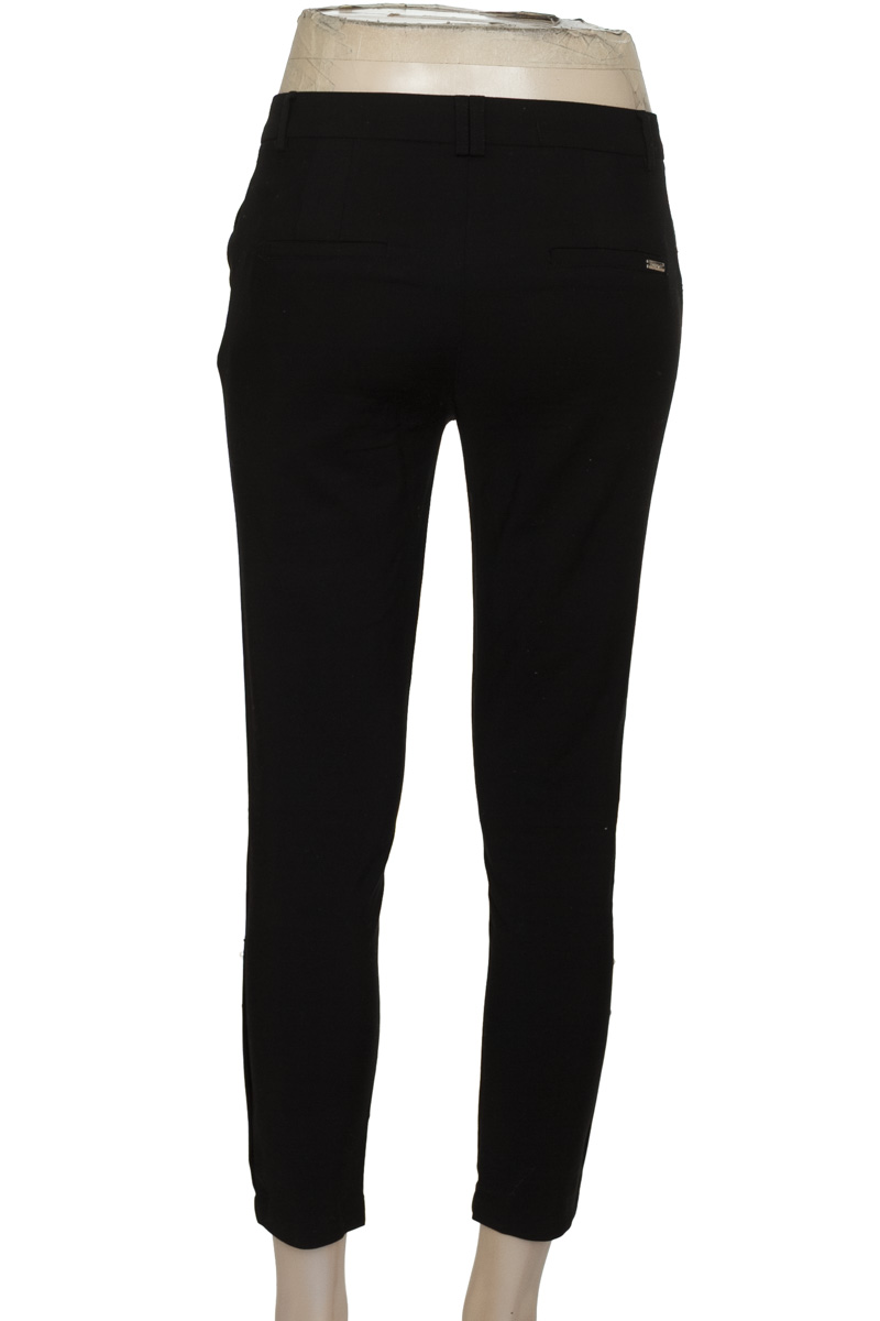 Pantalones color Negro - Freesia