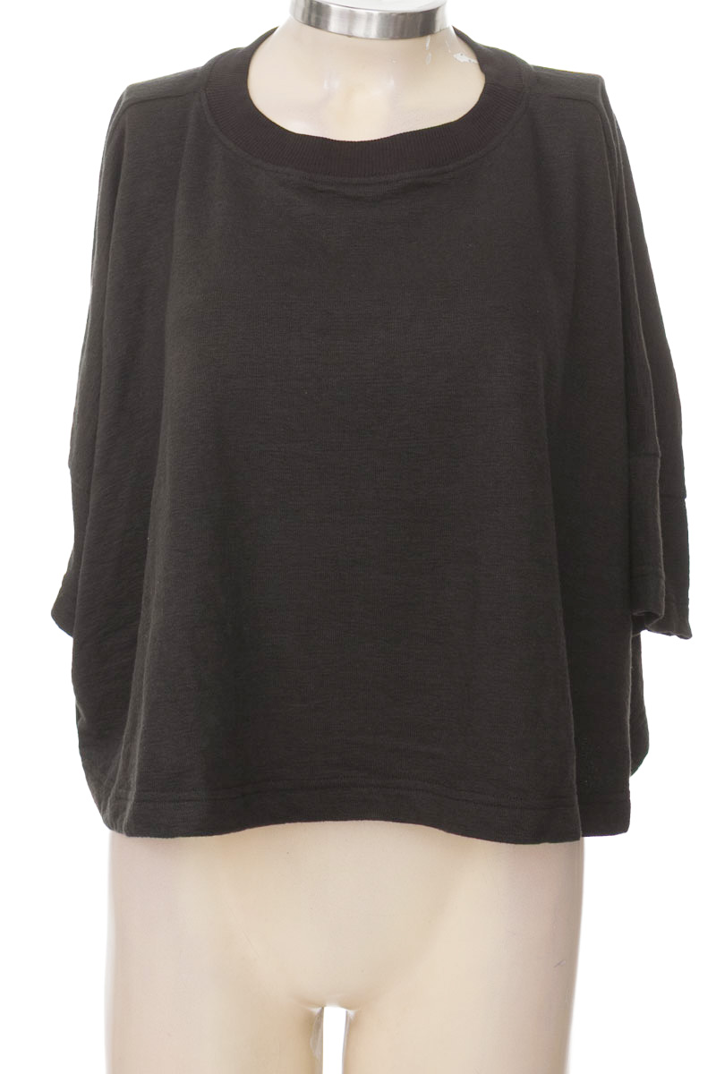 Top / Camiseta color Negro - Color Blue