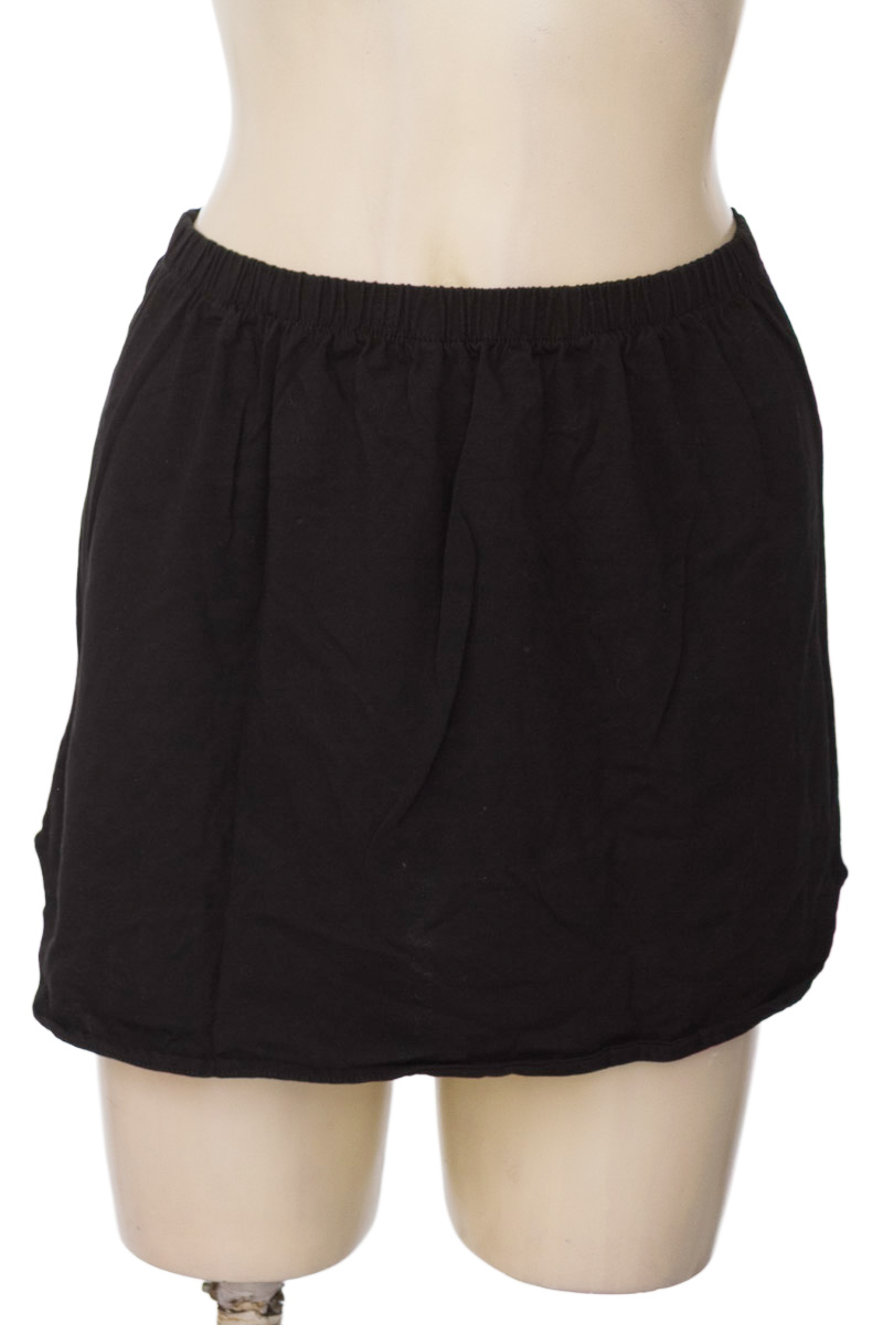 Falda color Negro - Closeando