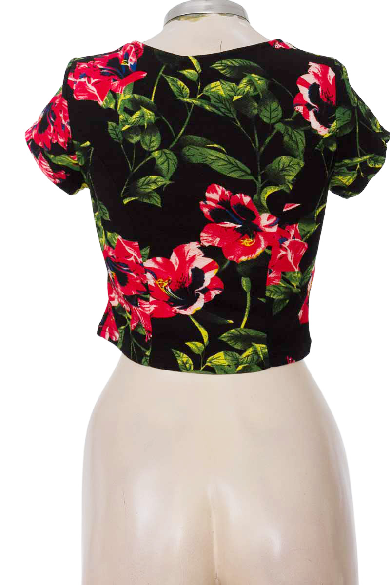 Top / Camiseta color Negro - Magic Fashion