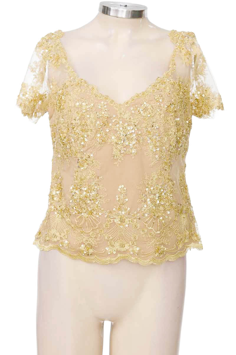 Top / Camiseta color Dorado - Closeando