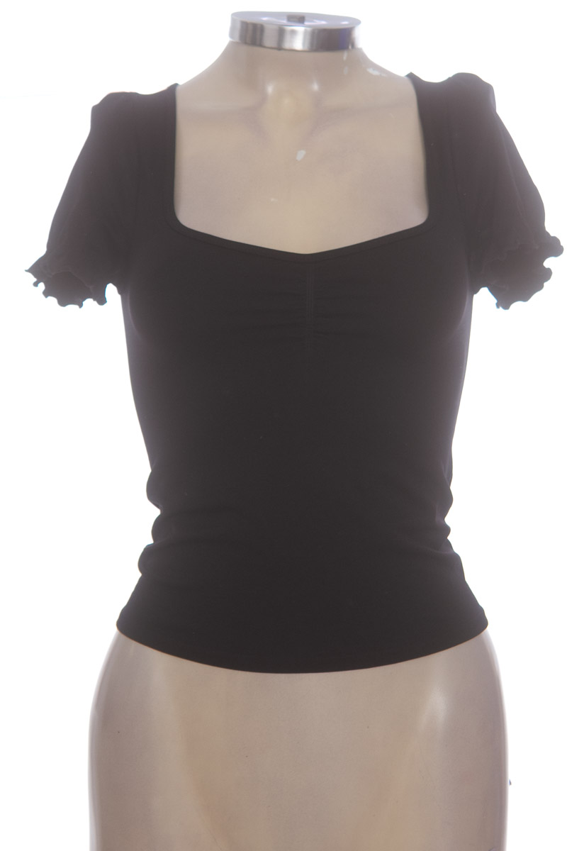 Top / Camiseta color Negro - Dynamic