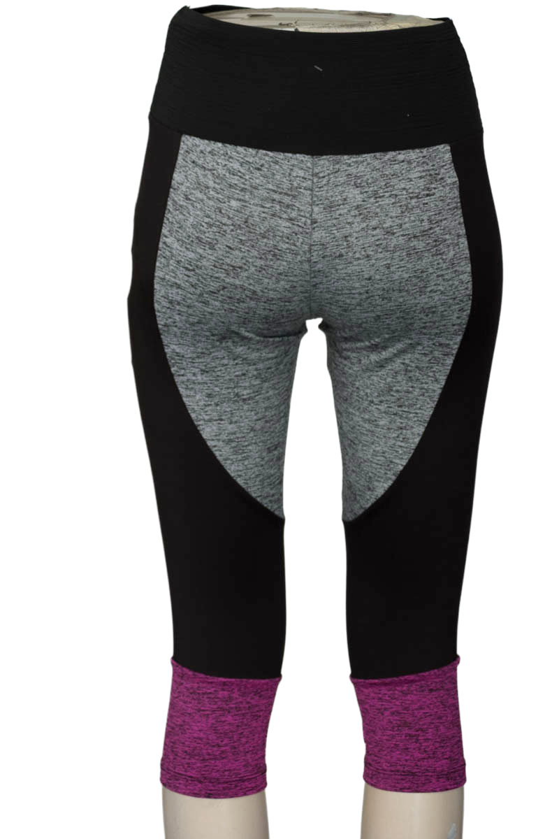 Ropa Deportiva / Salida de Baño color Negro - Azzorti