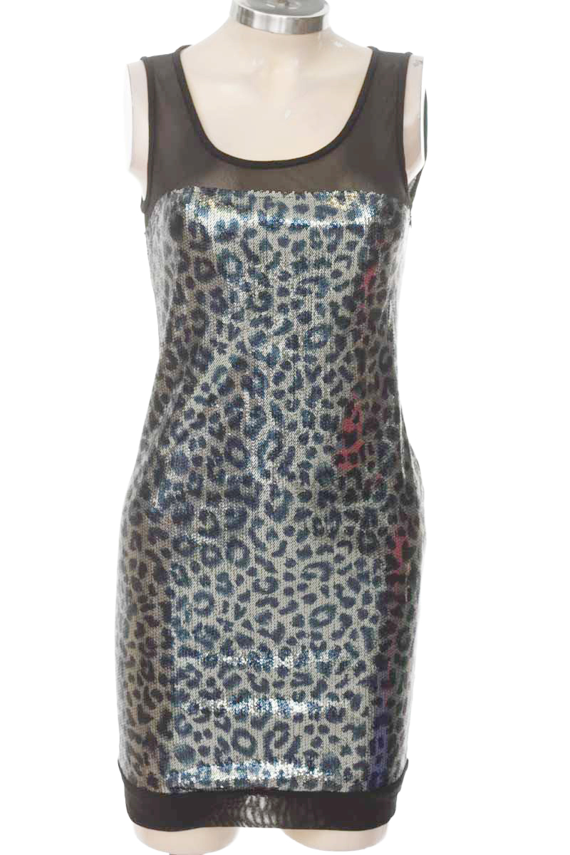 Vestido / Enterizo color Plateado - Closeando