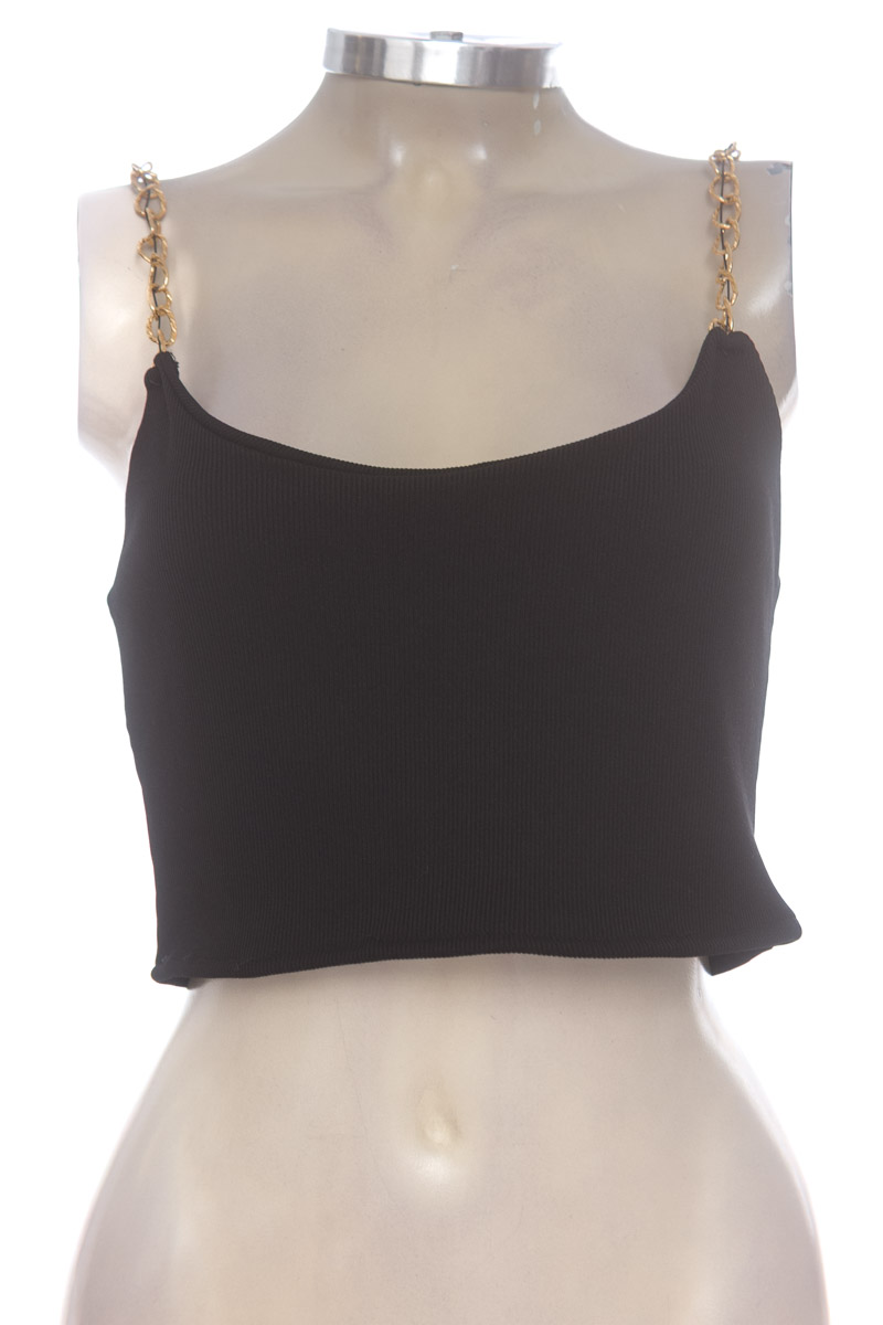 Top / Camiseta color Negro - Closeando