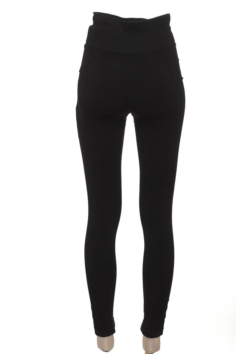 Ropa Deportiva / Salida de Baño color Negro - Gef