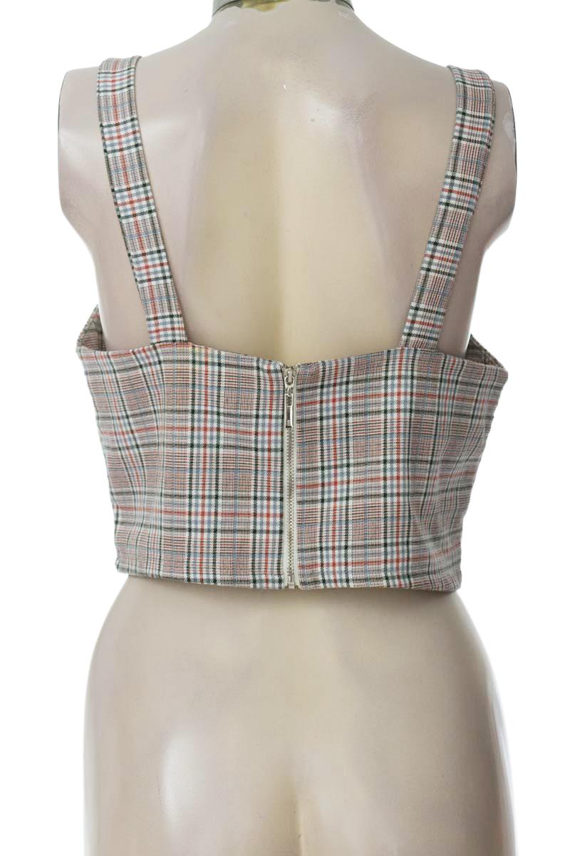 Top / Camiseta color Gris - ELA