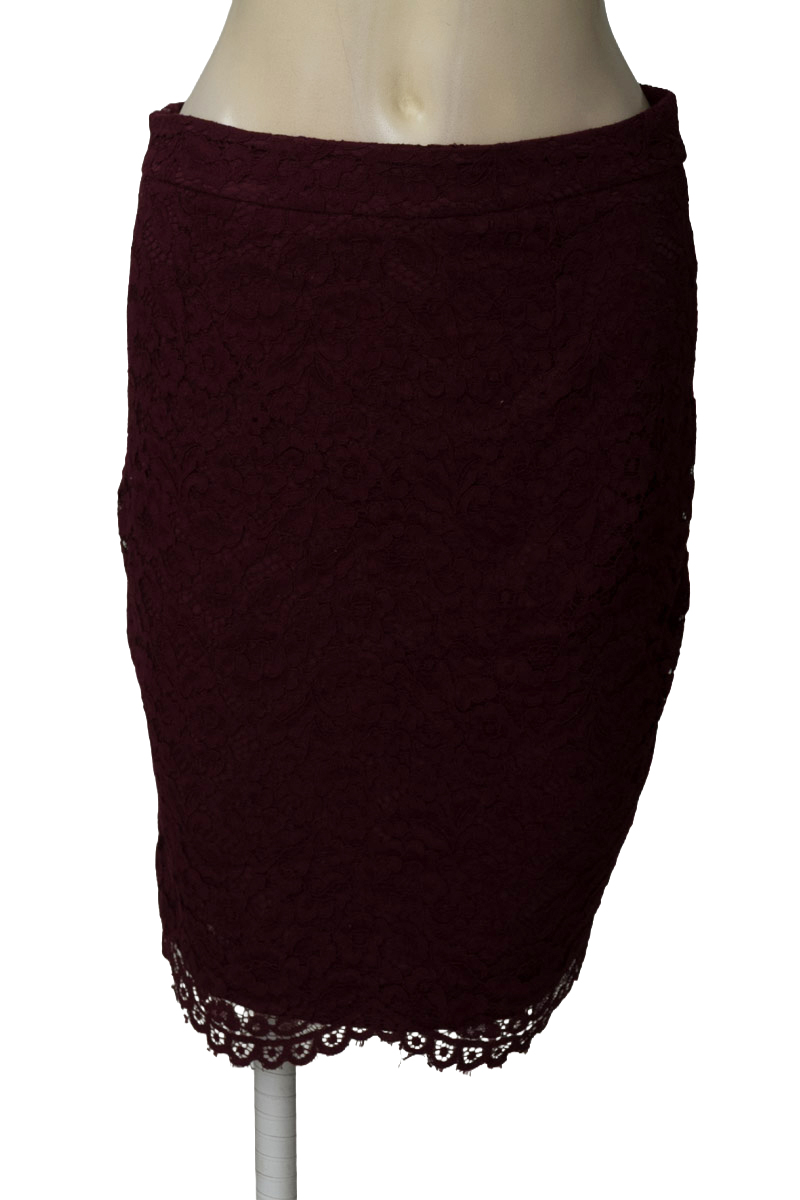 Falda color Vinotinto - NAF NAF