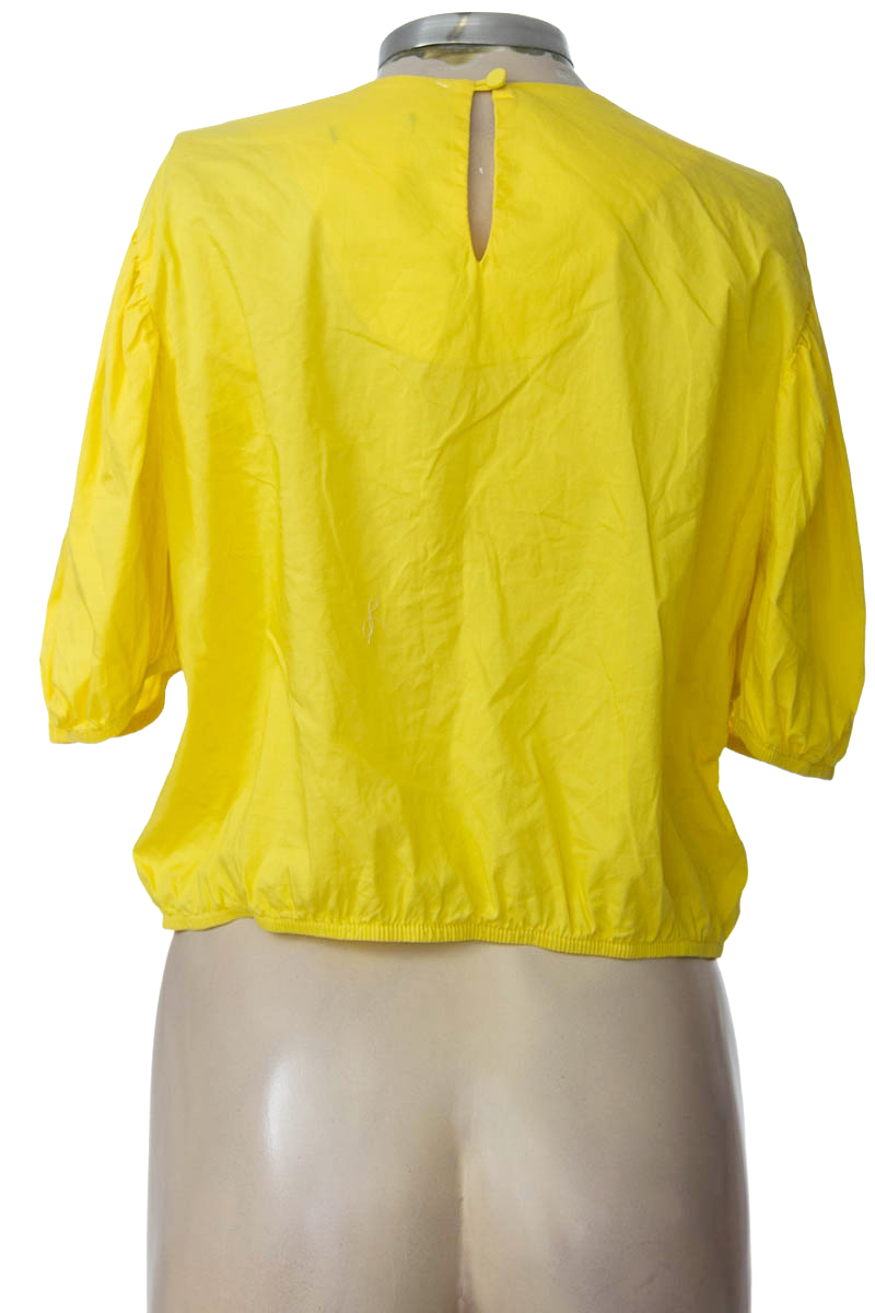 Blusa color Amarillo - Closeando