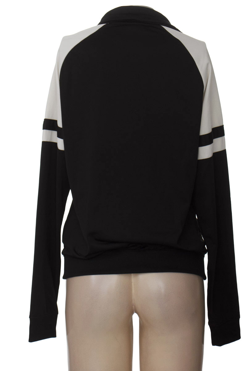 Ropa Deportiva / Salida de Baño color Negro - Nike