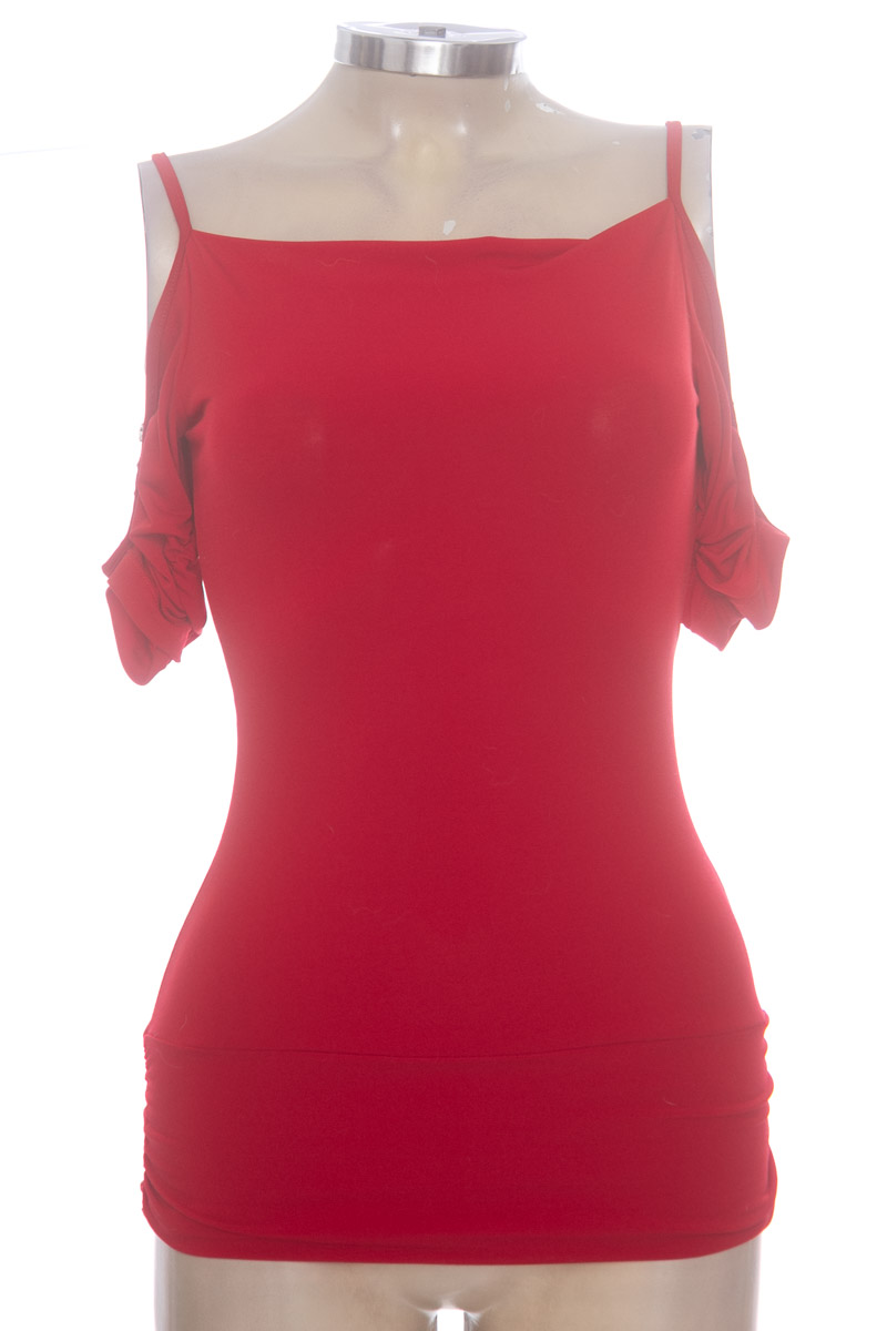 Top / Camiseta color Rojo - Studio F
