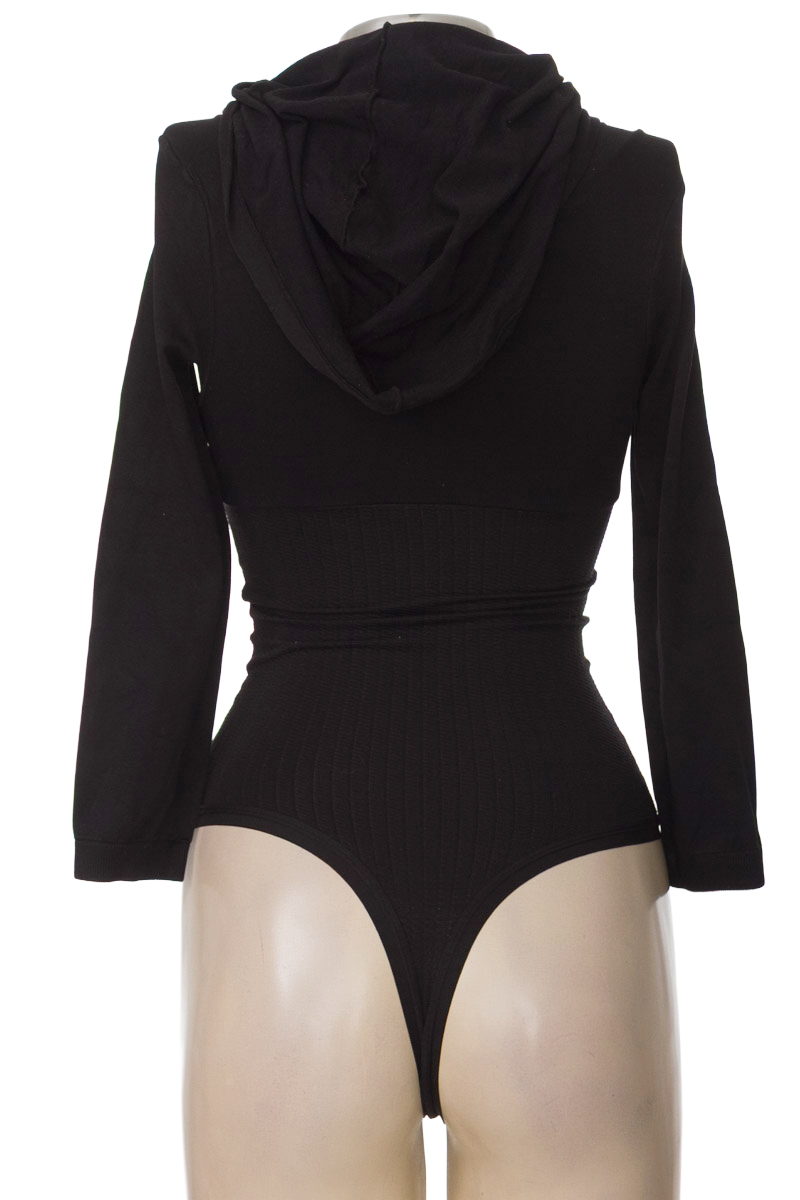 Top / Camiseta color Negro - Ritchi