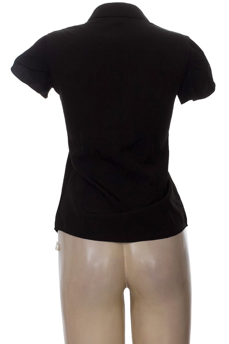 Blusa color Negro - Closeando