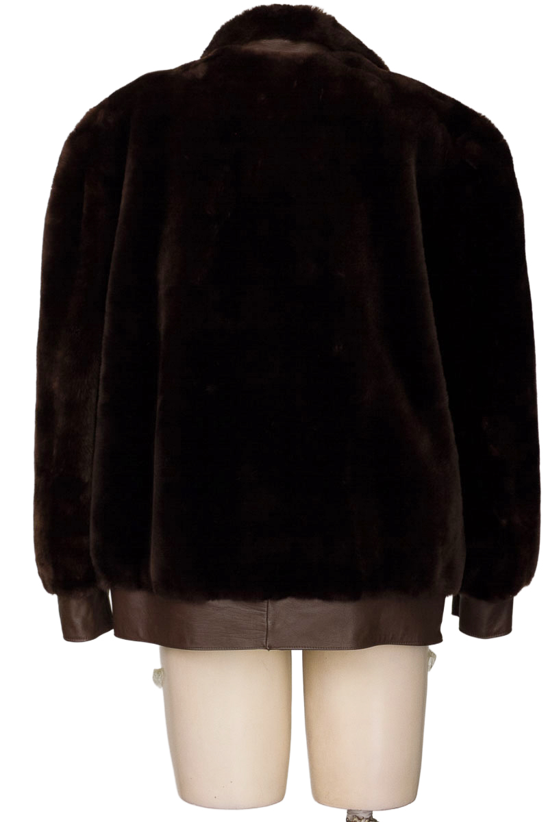 Chaqueta / Abrigo color Café - Closeando