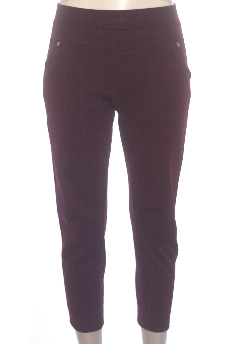 Pantalones color Vinotinto - Closeando