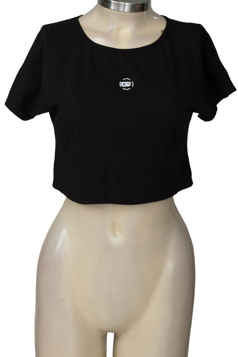 Top / Camiseta color Negro - Closeando
