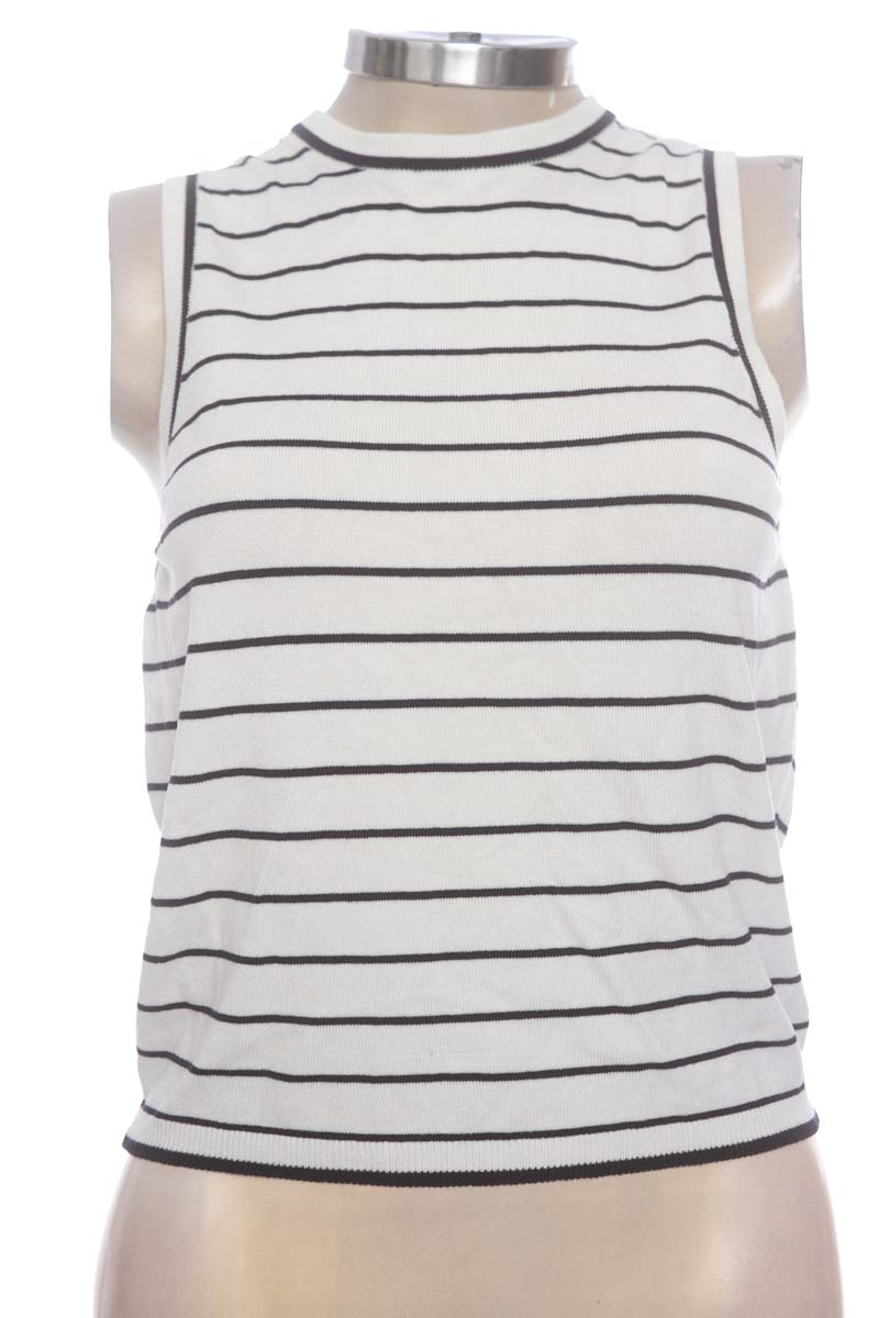 Top / Camiseta color Blanco - Divided by H&M