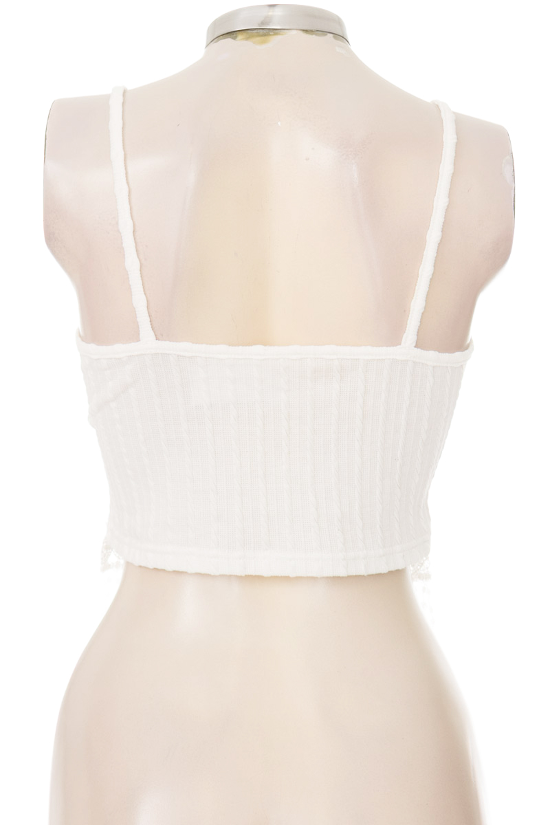 Top / Camiseta color Blanco - Closeando