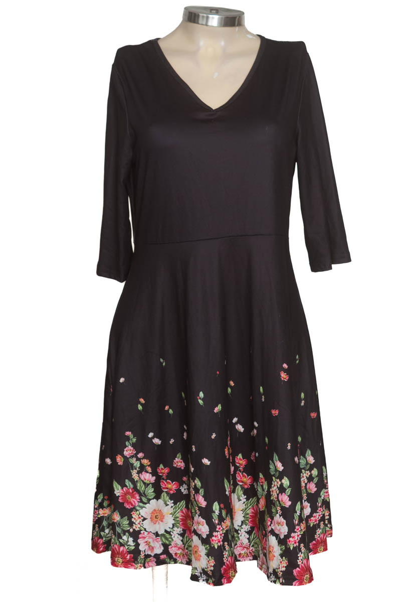 Vestido / Enterizo color Negro - Closeando