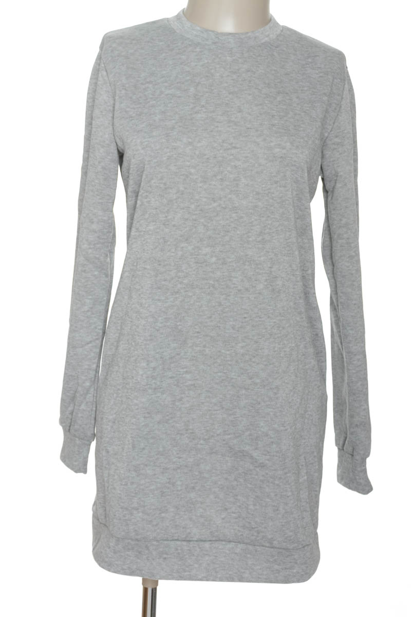 Vestido / Enterizo color Gris - Closeando