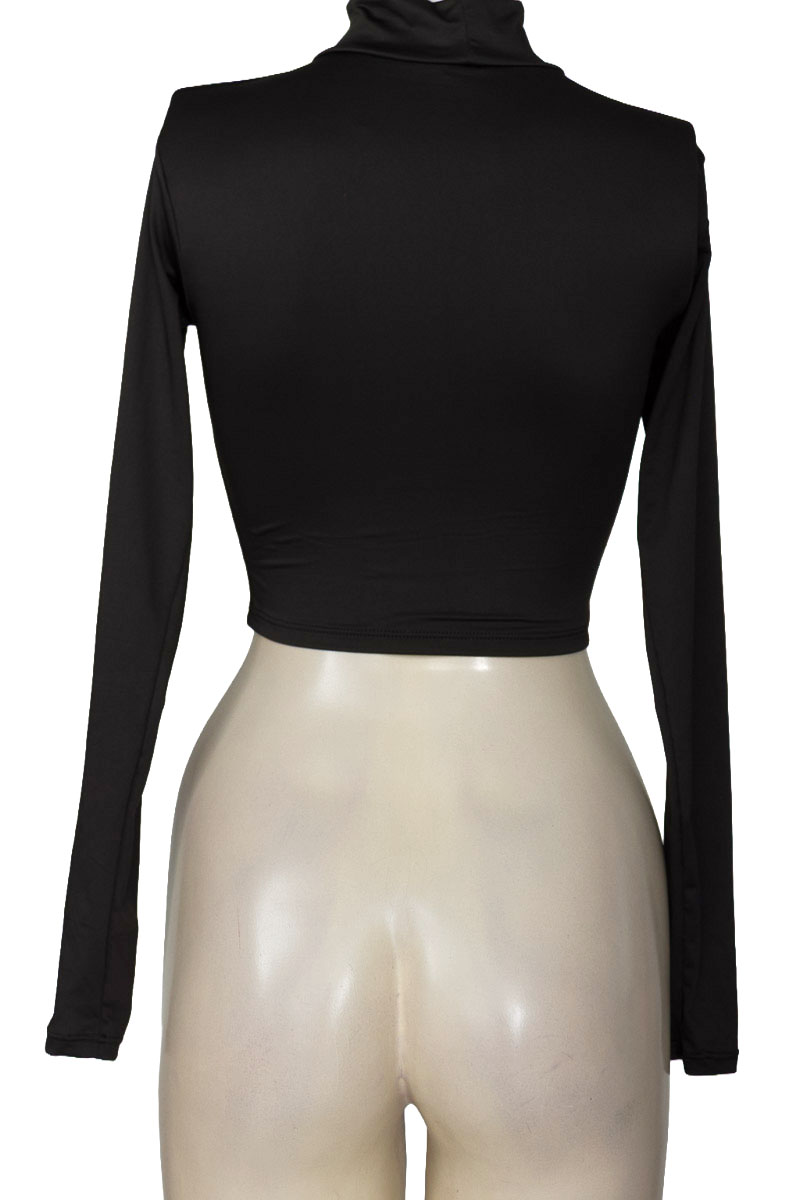 Top / Camiseta color Negro - Closeando