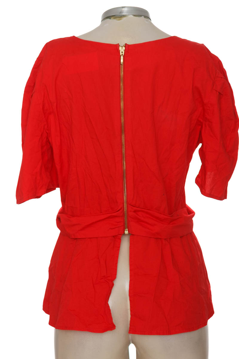 Blusa color Rojo - Closeando