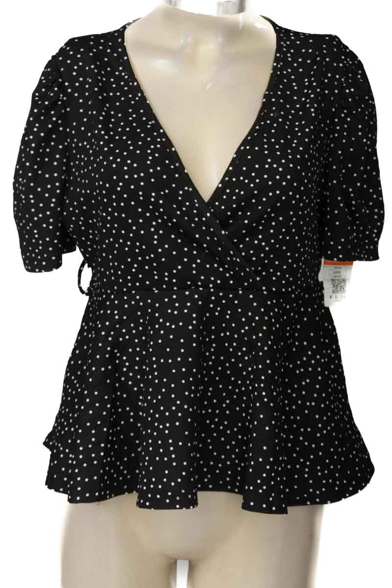 Blusa color Negro - Closeando