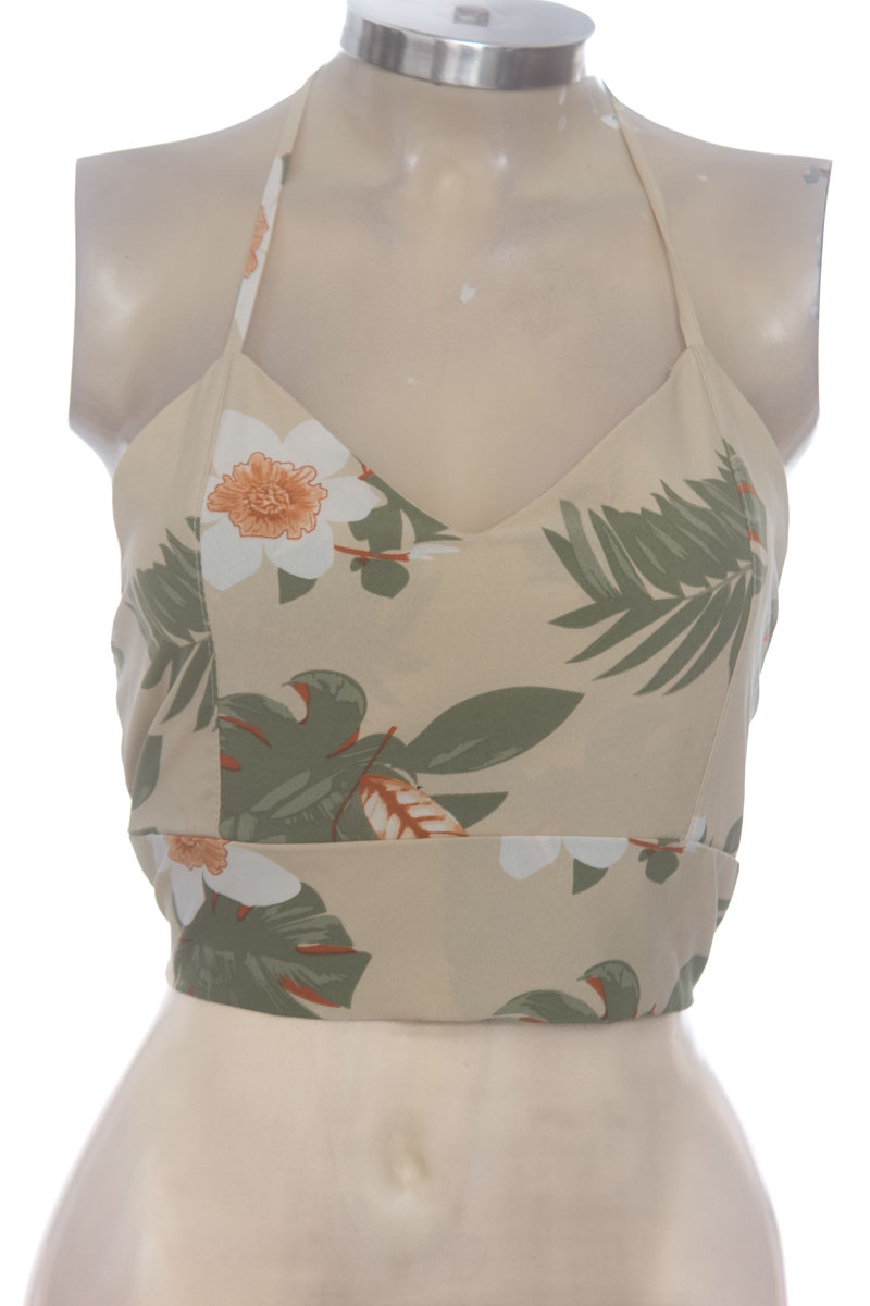 Top / Camiseta color Beige - MP Marketing Personal