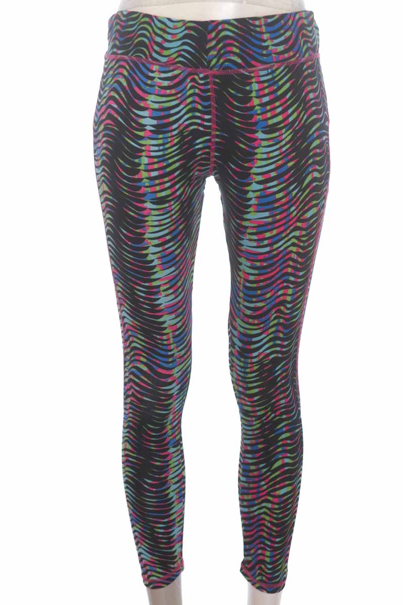 Ropa Deportiva / Salida de Baño color Negro - Closeando