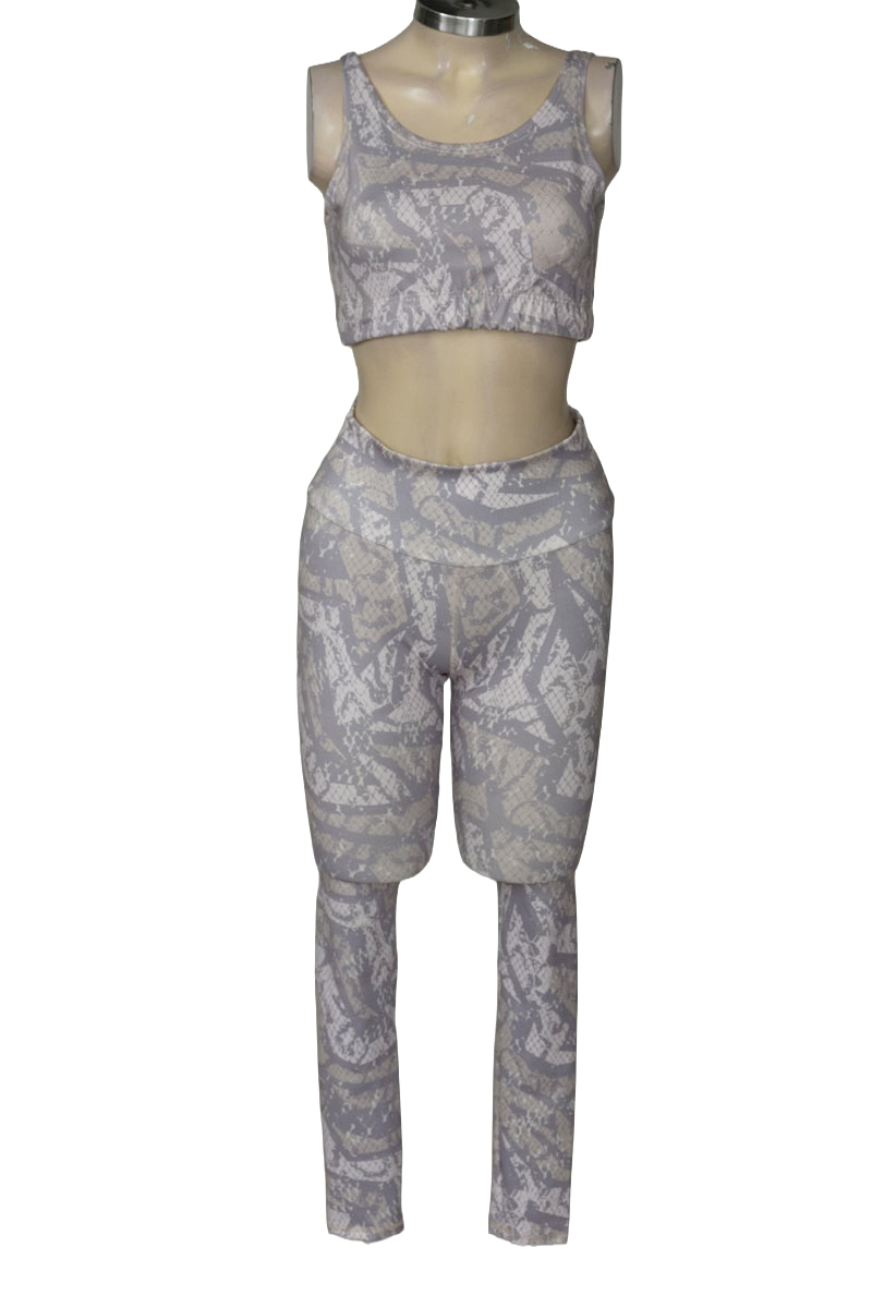 Ropa Deportiva / Salida de Baño color Lila - Closeando